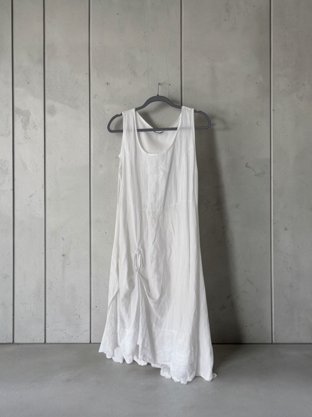 Bella Amore White Linen Scoop Neck Tank